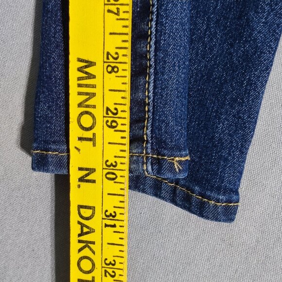Signature by Levi Strauss jeans women's size 6M denim blue colour Curvy straight - Picture 13 of 15
